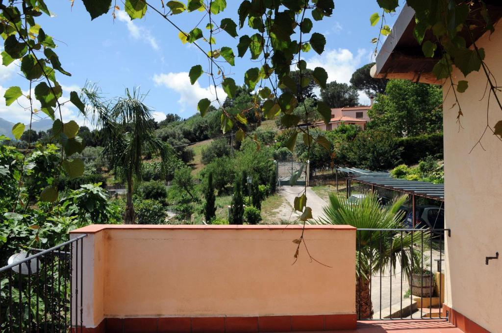 Eleanto Apartment *