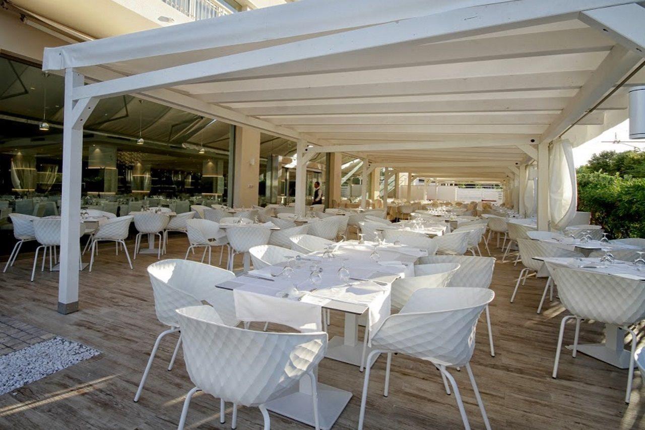 Hotel Santa Lucia Le Sabbie D'oro 4*