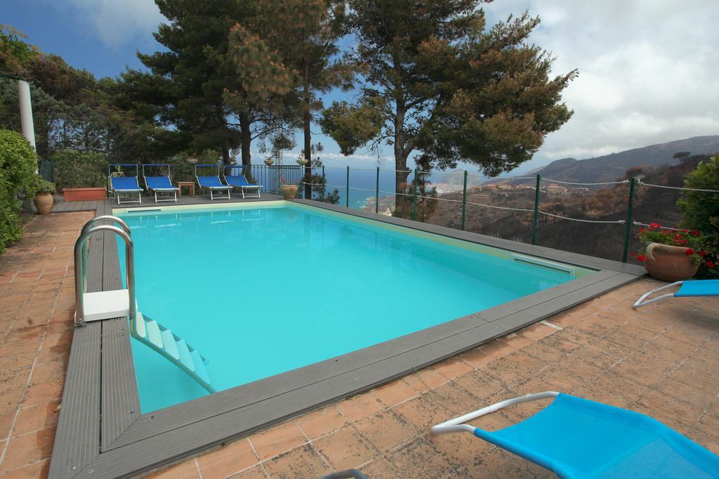Eleanto Apartment *