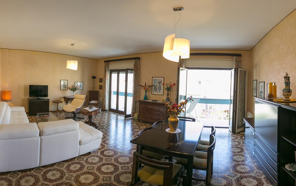 Archimede Lounge Apartment *