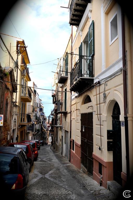 Domus Osterio Magno *