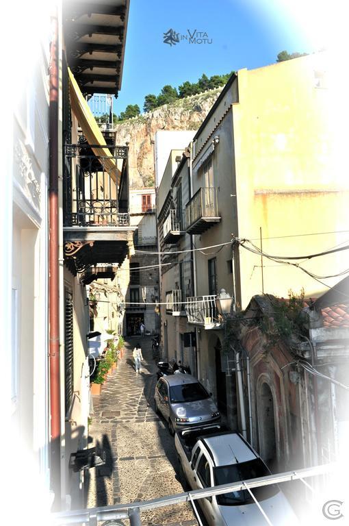 Domus Osterio Magno *