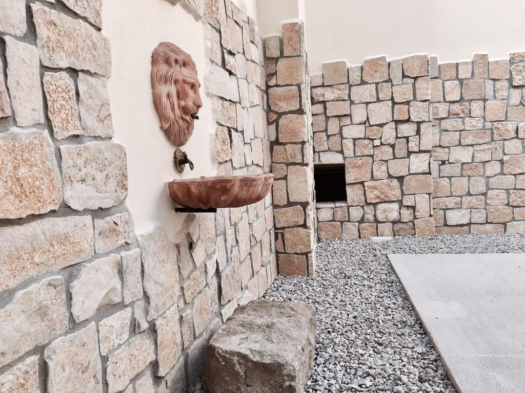 Mandralisca Garden *