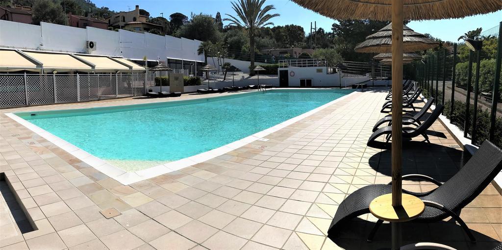 Calanica Resort 4*