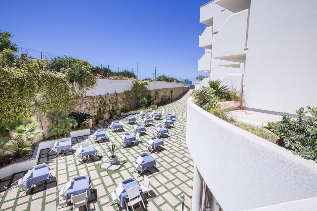 Sea Palace 5*