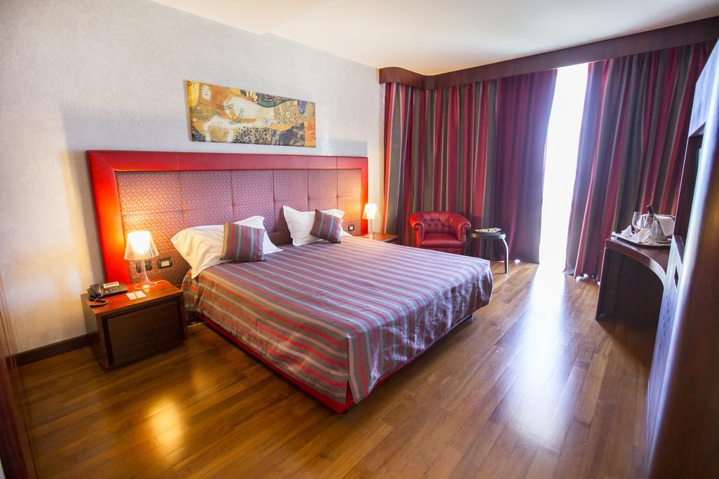 Hotel Sea Palace 5*