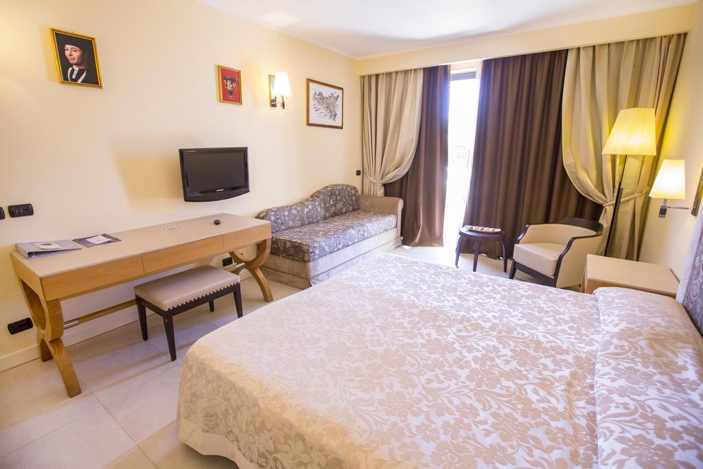 Sea Palace Hotel 5*