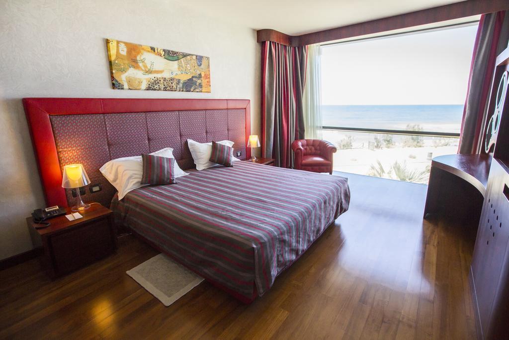 Hotel Sea Palace 5*