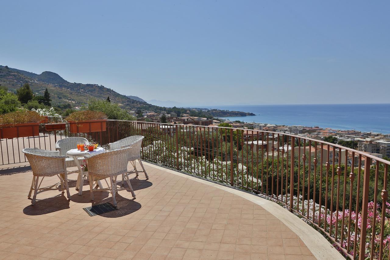 Apartment Terrazze Ponente E Levante - By Vacation Service
