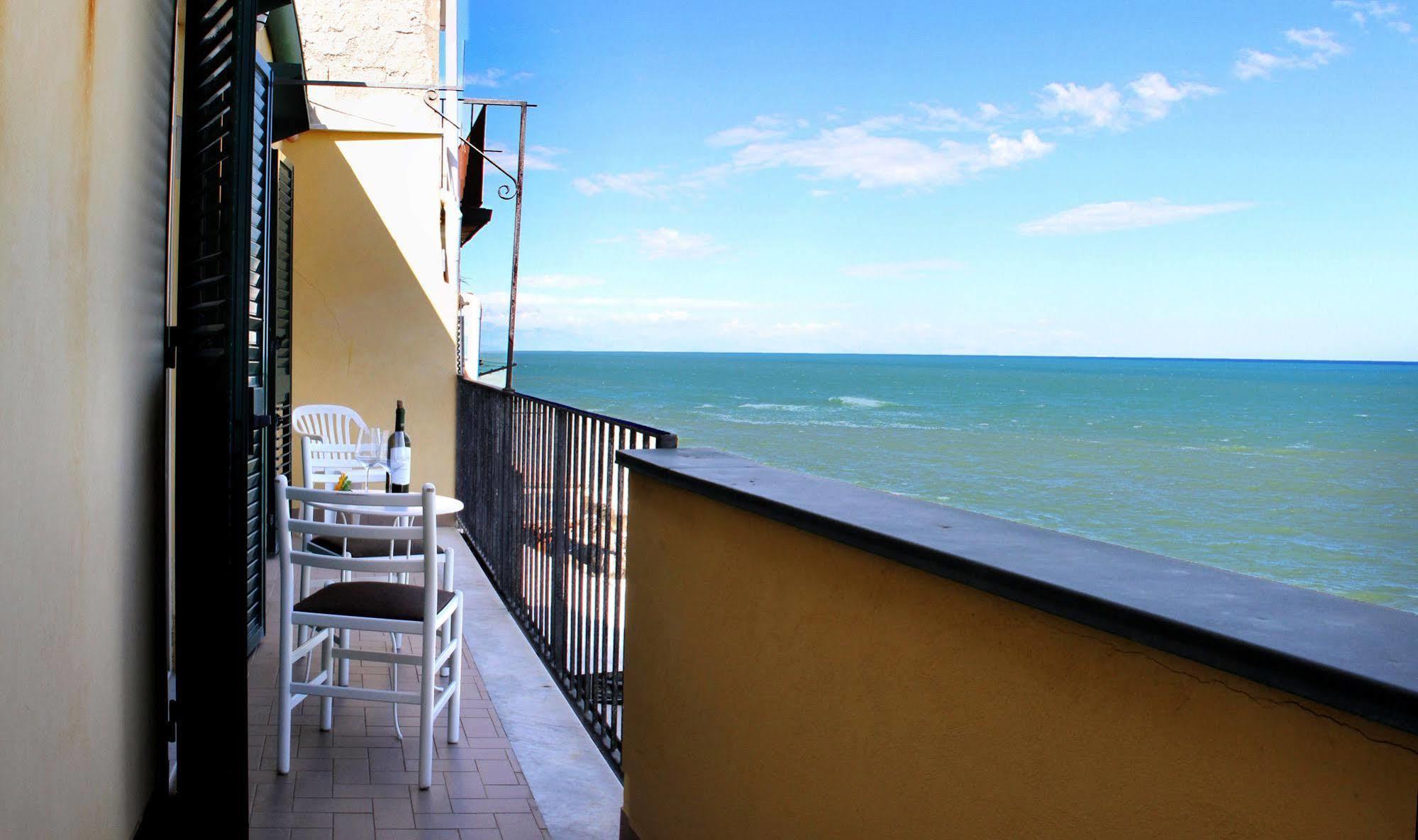 Le Del Girasole Abc * Cefalù