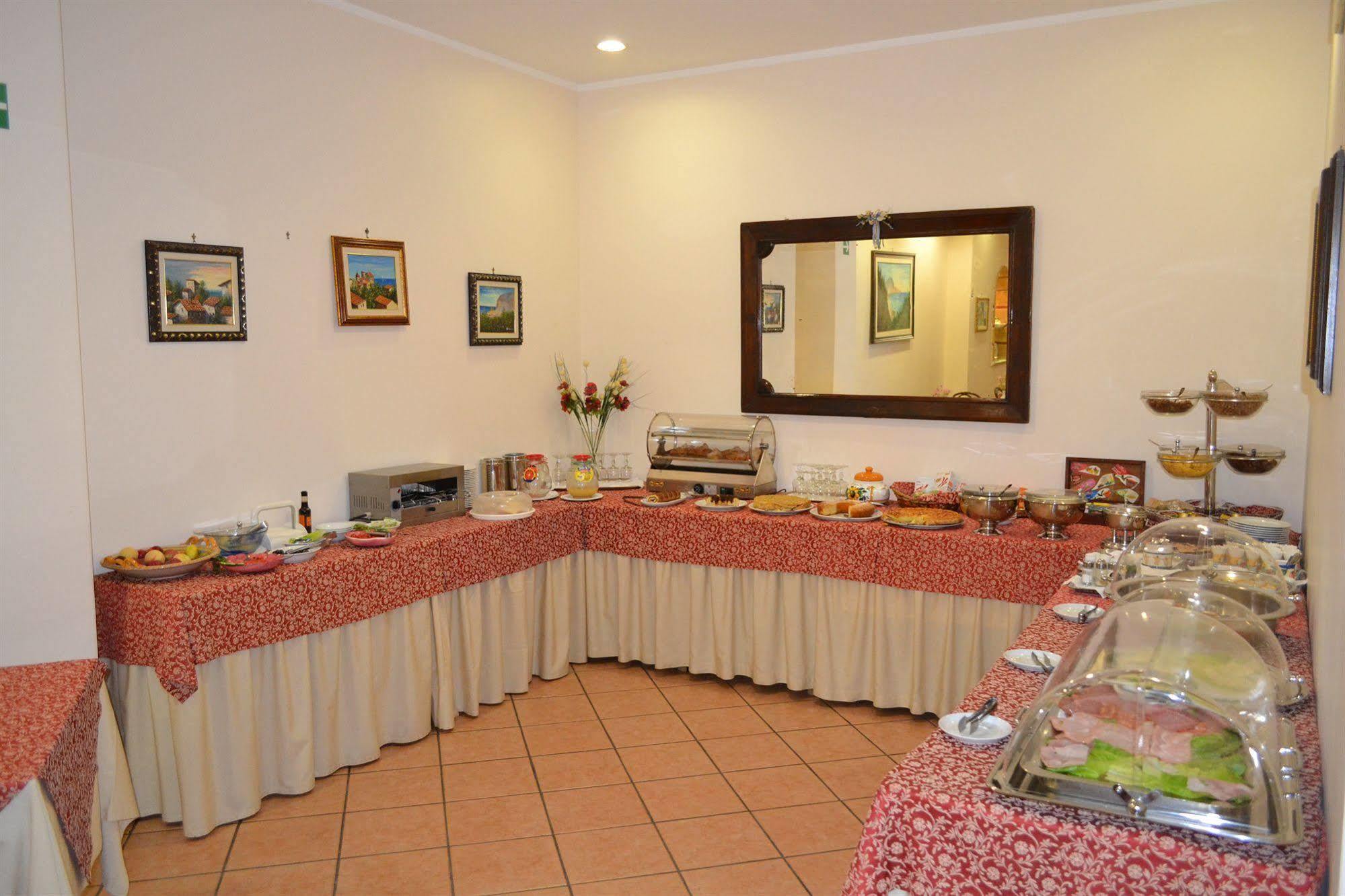 Hotel Mediterraneo 3* Cefalu