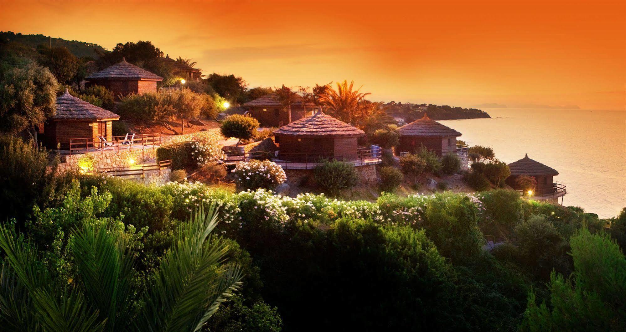 Calanica Resort 4*