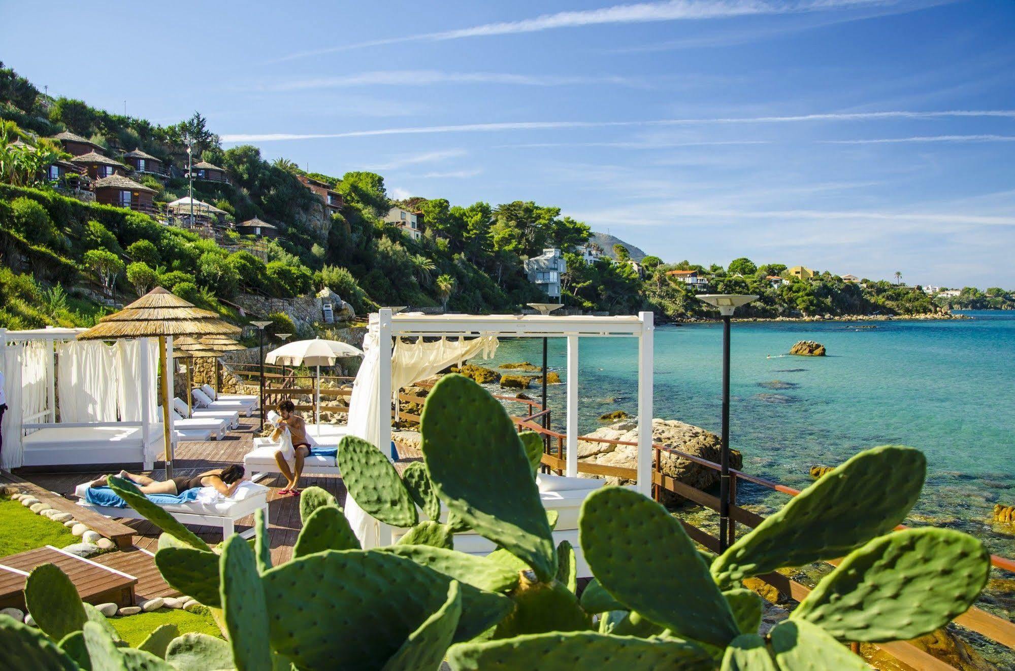 Calanica Resort 4*