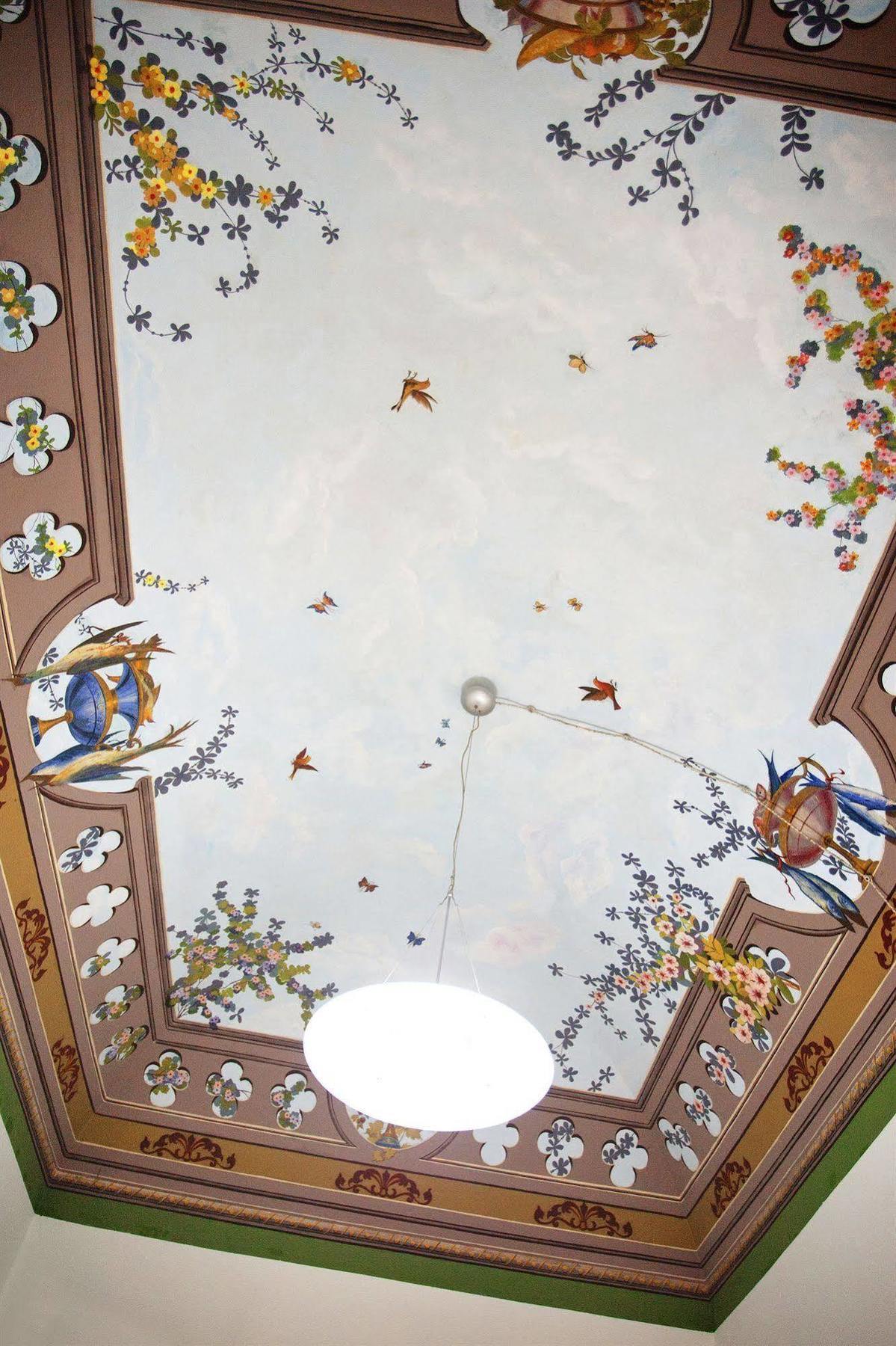 Deco Hotel