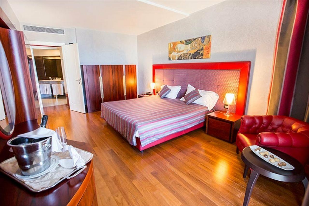 Sea Palace Hotel 5*