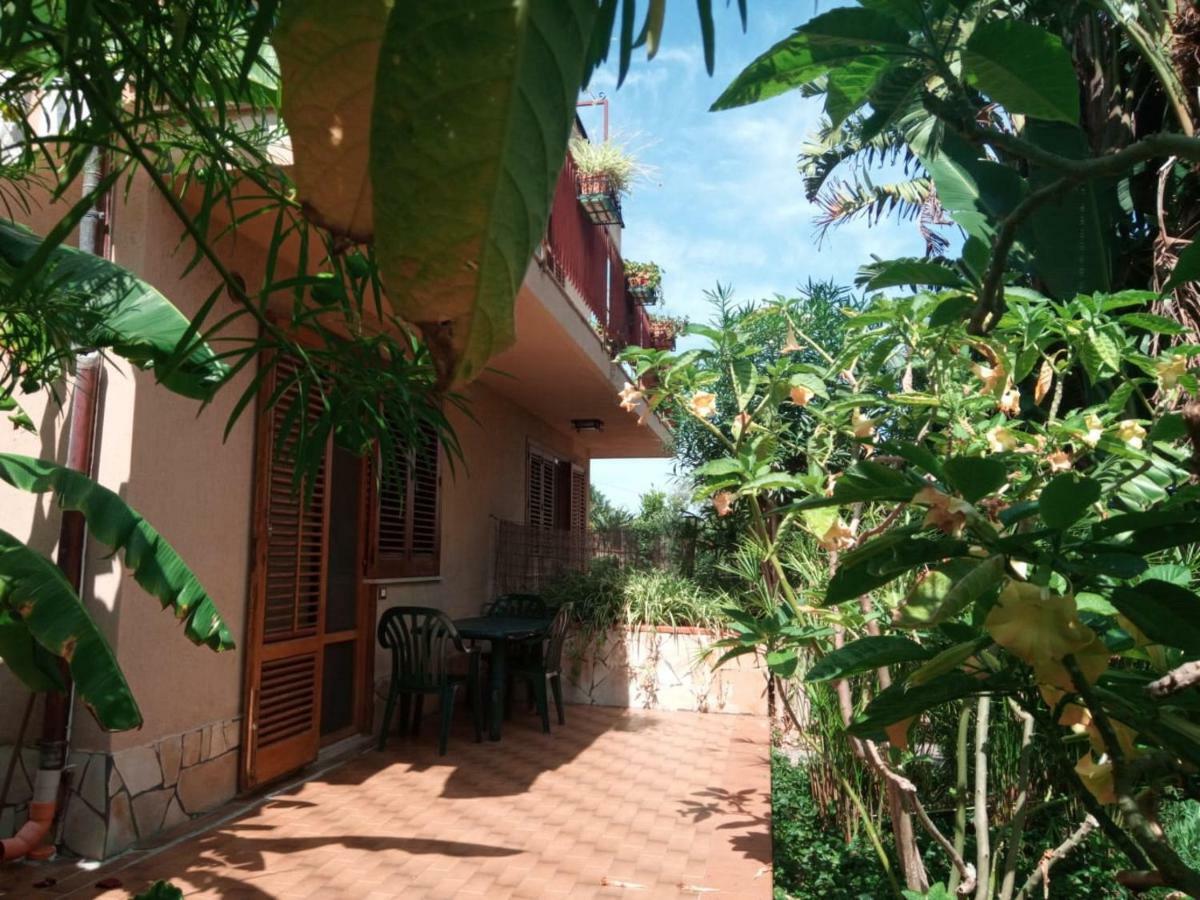 Stanza In Con Giardino Vista Mare Acomodação com café da manhã  Cefalù