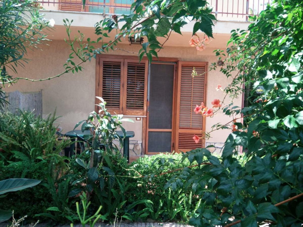 Acomodação com café da manhã  Stanza In Con Giardino Vista Mare