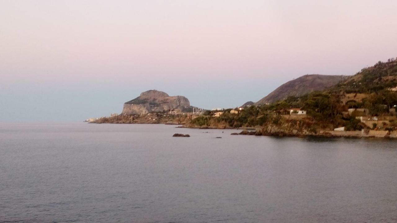 Acomodação com café da manhã  Stanza In Con Giardino Vista Mare *