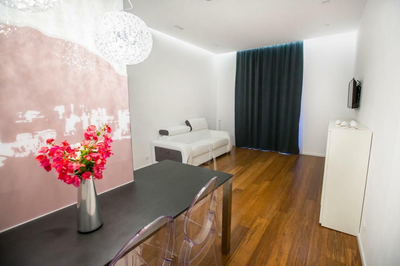Charme E Chic Apartment *