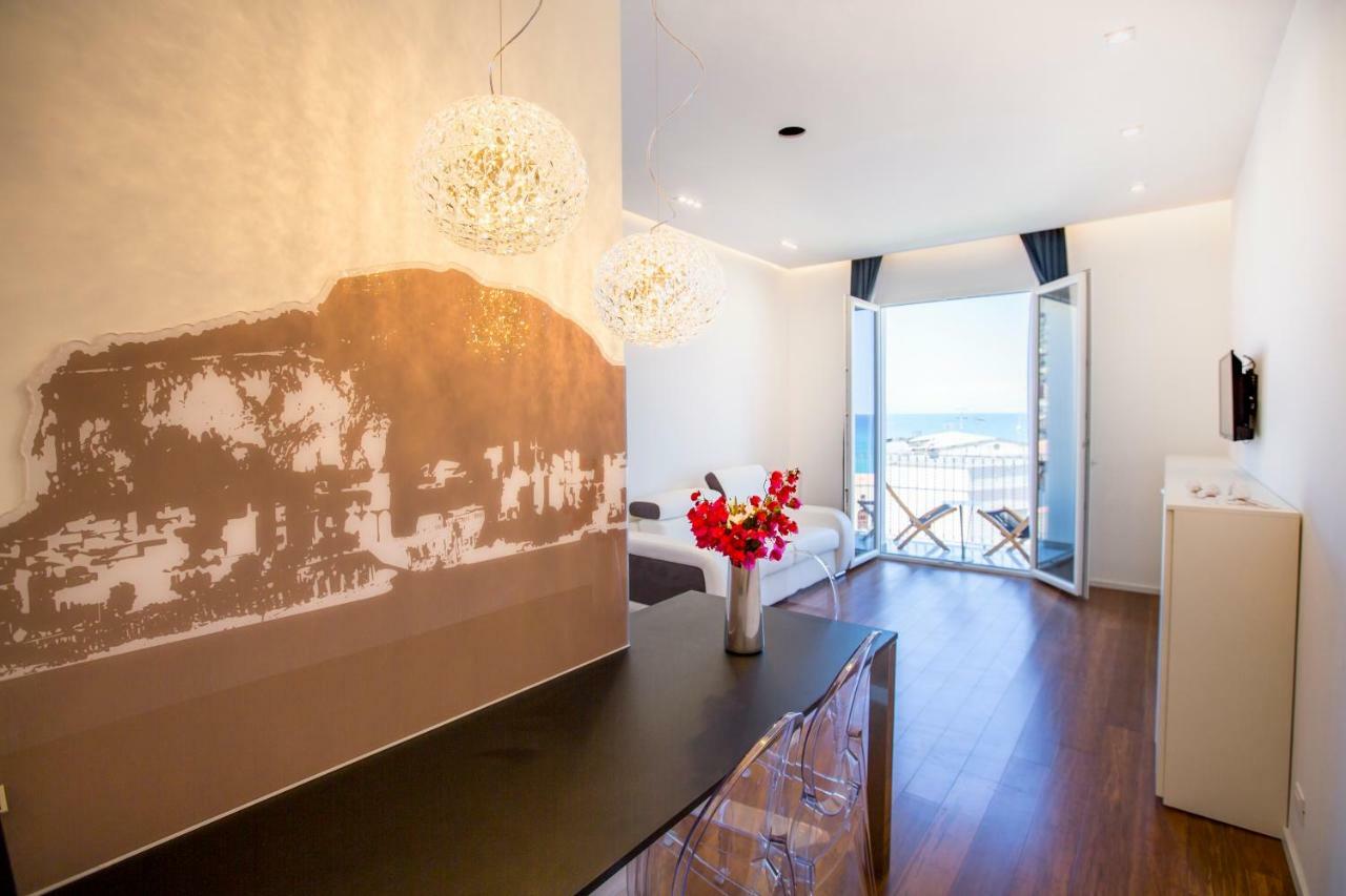 Charme E Chic Apartment *