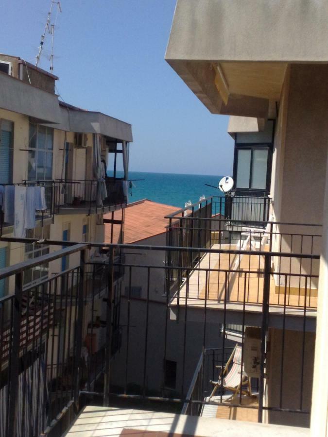 Cavour *