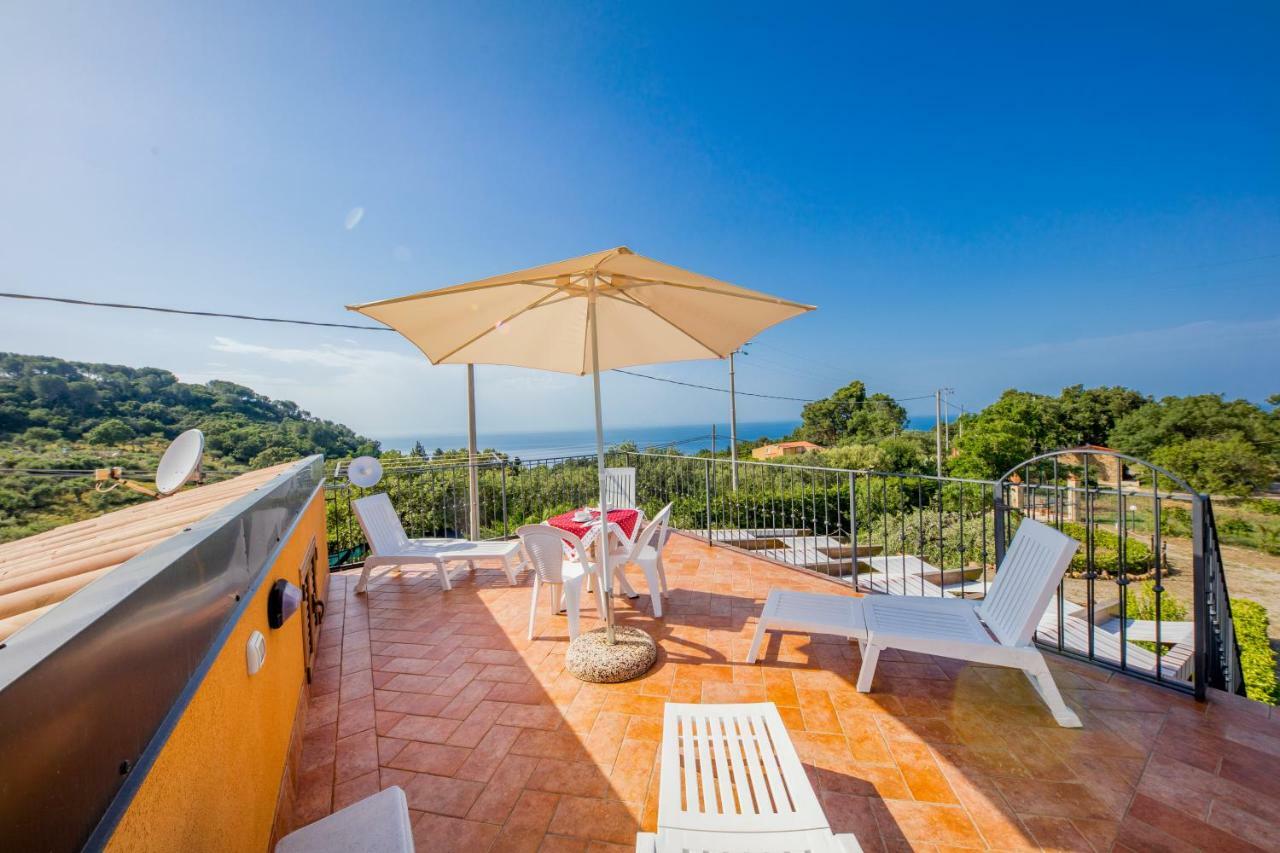 Hills House Holiday home *