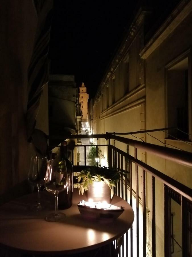 Di Fronte Al Museo