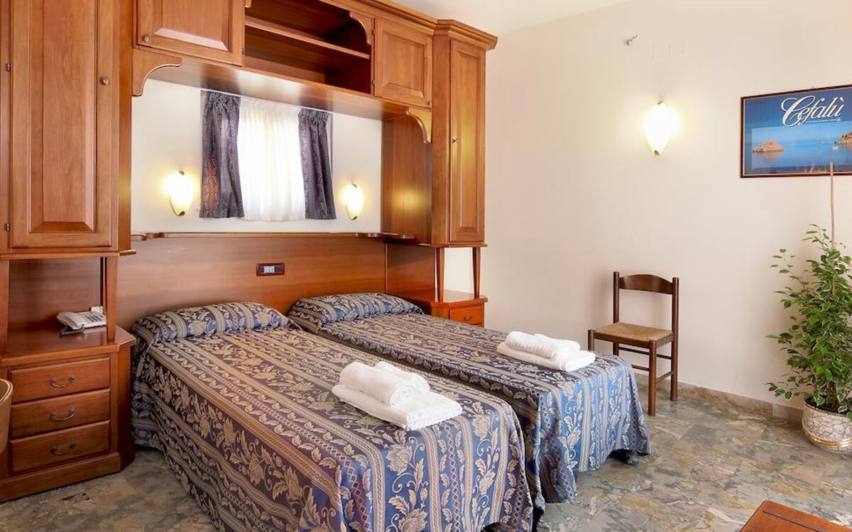 La Giara 3* Cefalu