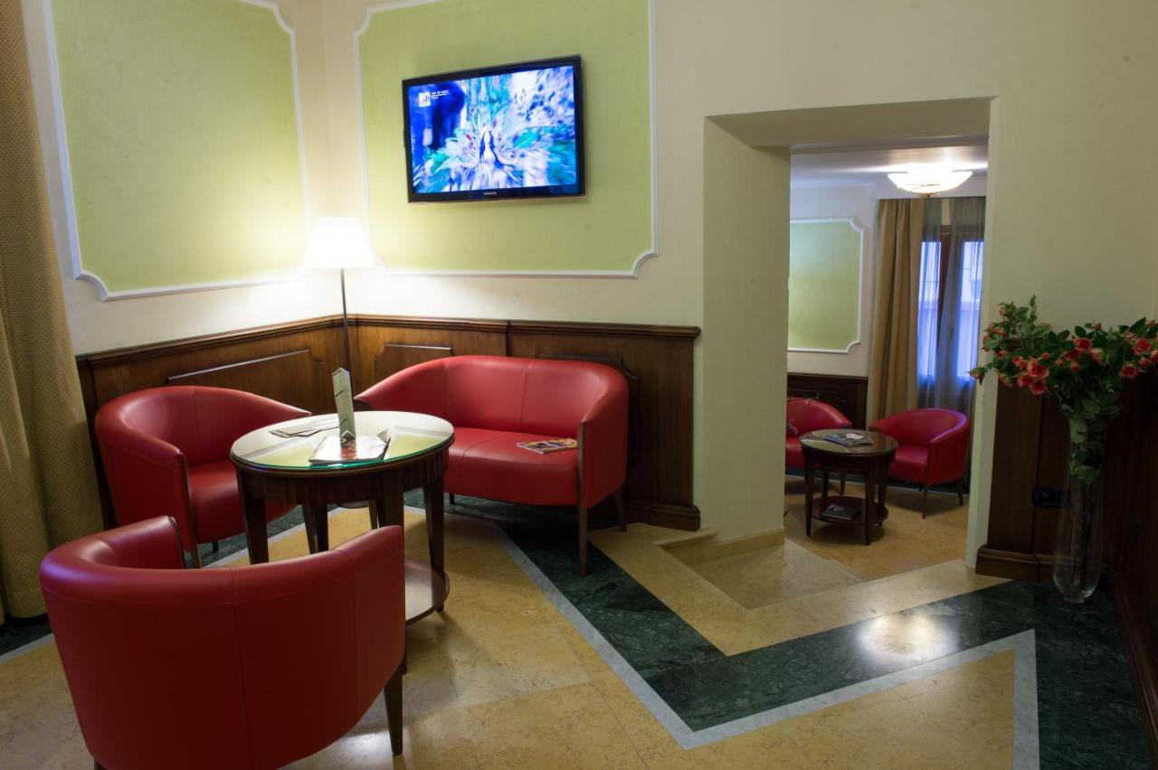 Artemis Hotel